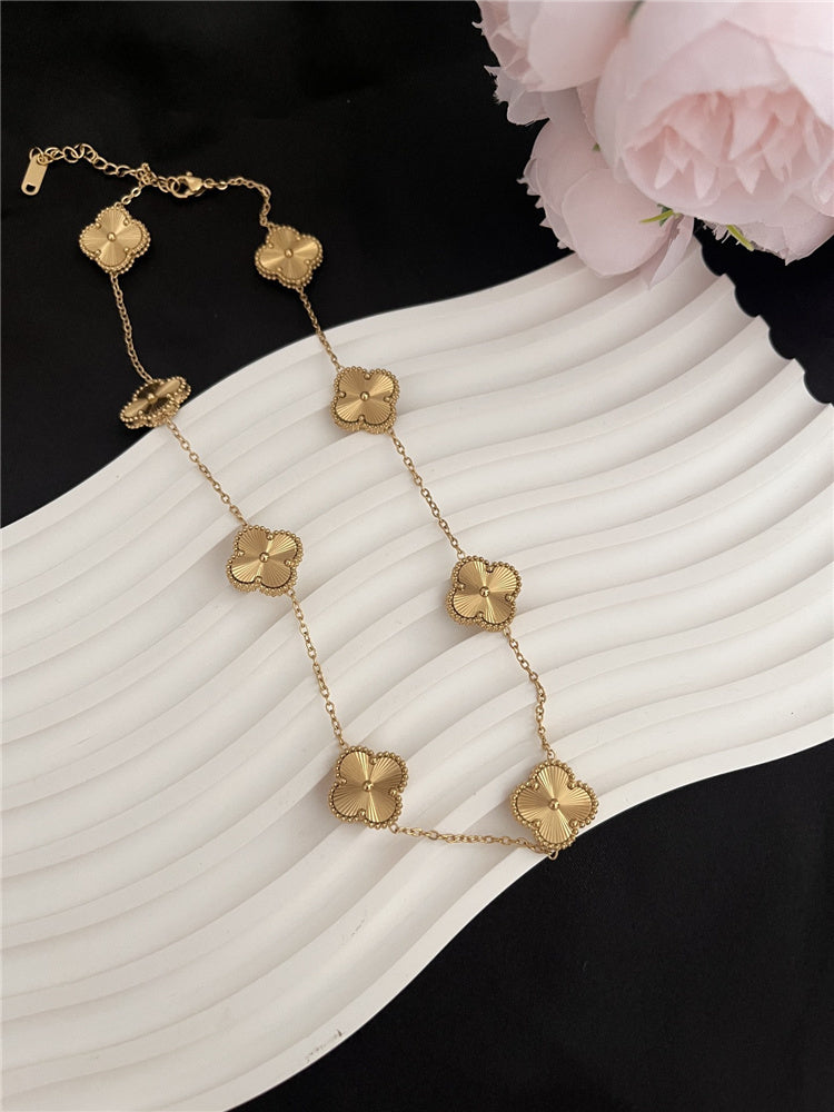 Van CF Four Leaf Clover Design Necklace