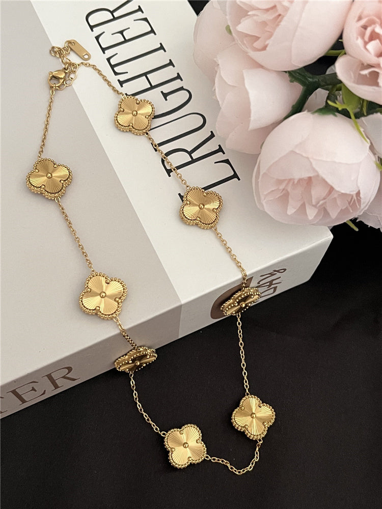 Van CF Four Leaf Clover Design Necklace