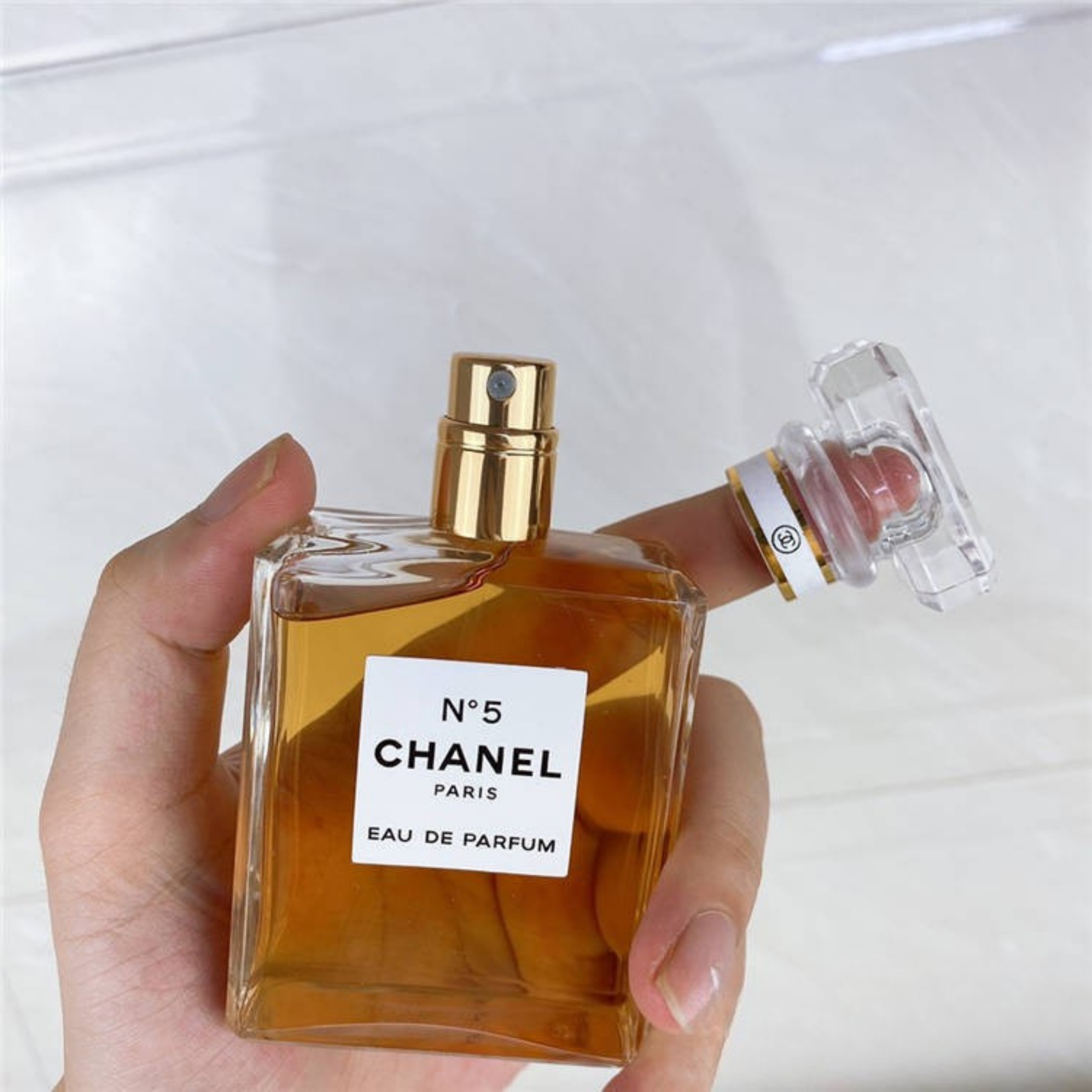 Classic Floral Aldehydic Women’s Eau de Parfum – Musky Woody Finish, 50ml - Image 7