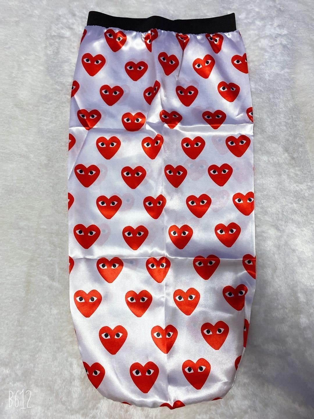 Long White Red Hearts Bonnet - Image 3