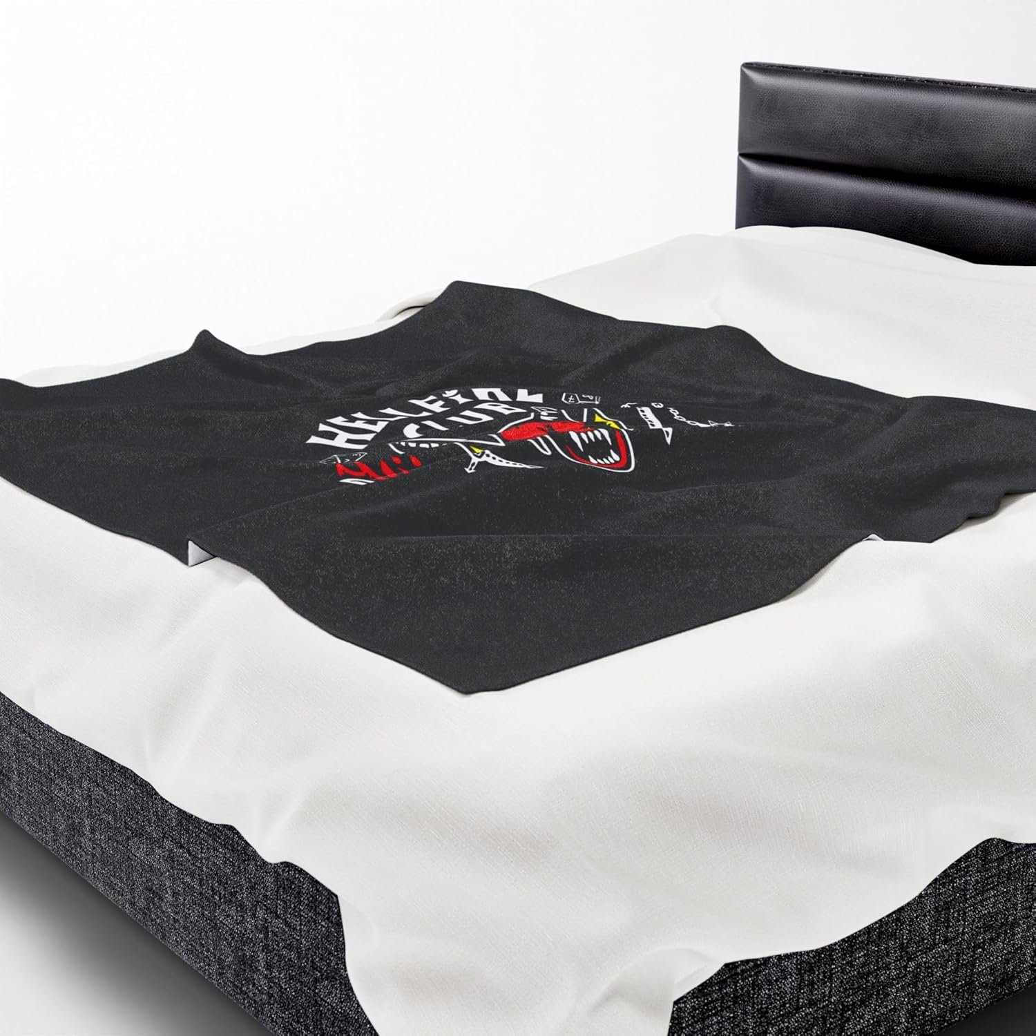 Black Hclub Anime Velvet Plush Blanket (PTY) - Image 5